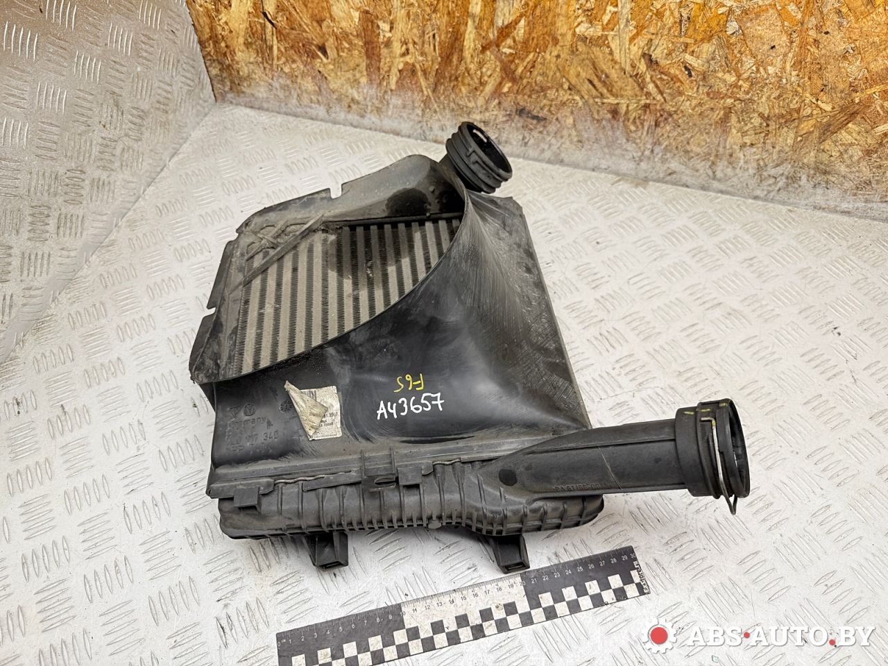 интеркулер Volkswagen Touareg 1 поколение 2006, 3.0 л., BKS, дизель, АКПП, внедорожник 5 дв., полный привод, 7L0117340 - фото №1