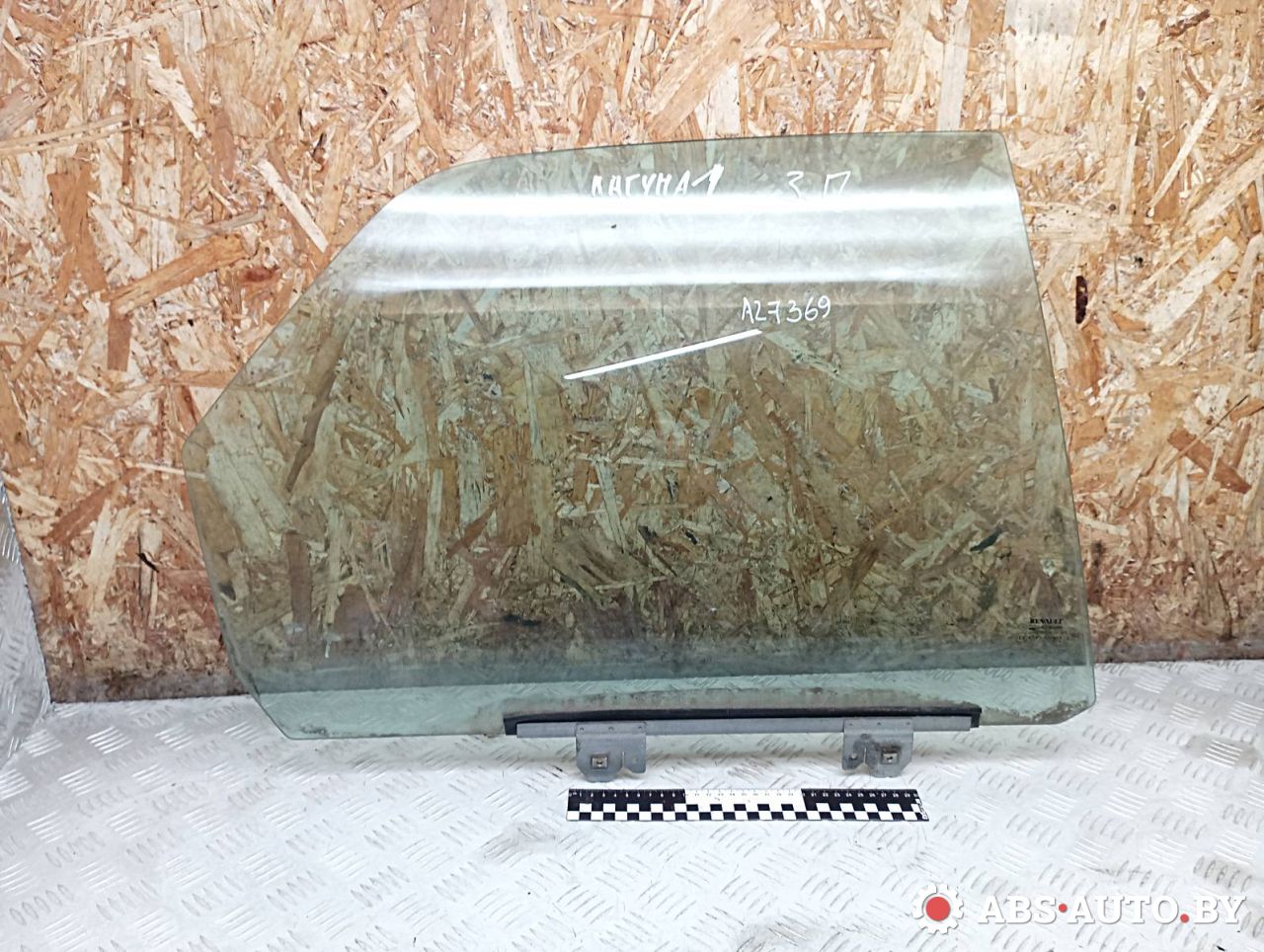 стекло двери задней правой Renault Laguna 1 поколение 1997, универсал - фото №1