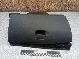 бардачок Renault Megane 3 поколение 2010, 685000007R