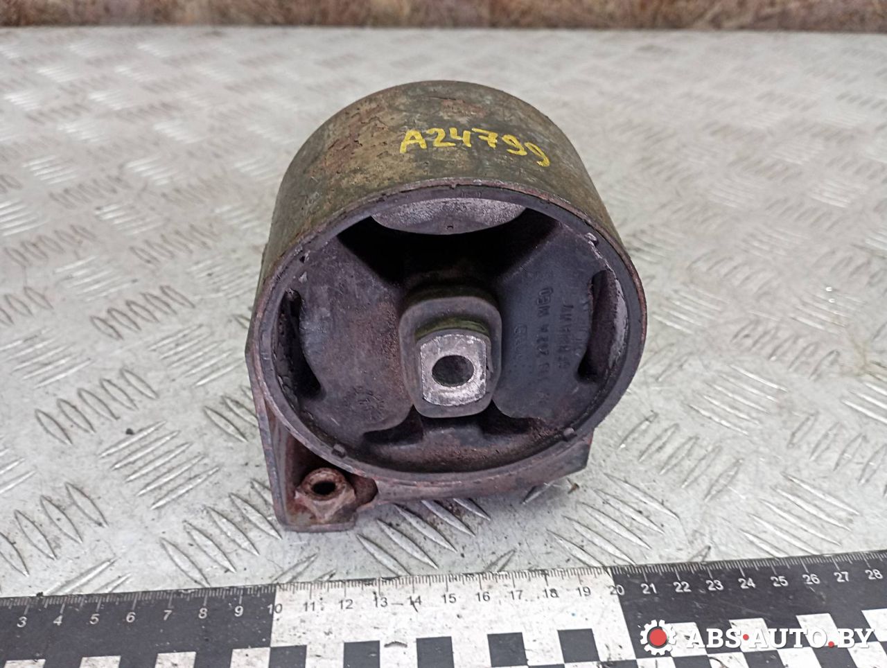 подушка крепления двигателя Volkswagen Golf 2 поколение 1991, 1.6 л., дизель, 191199262A, 191199262B - фото №1