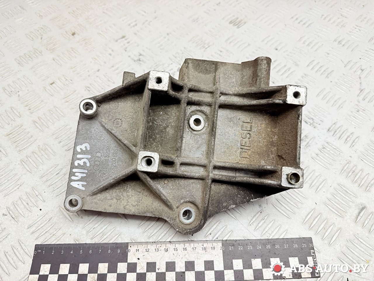 кронштейн компрессора кондиционера Audi A6 4B/C5 1997, 1.9 л., AFN, дизель, МКПП, седан, 028260885A - фото №1