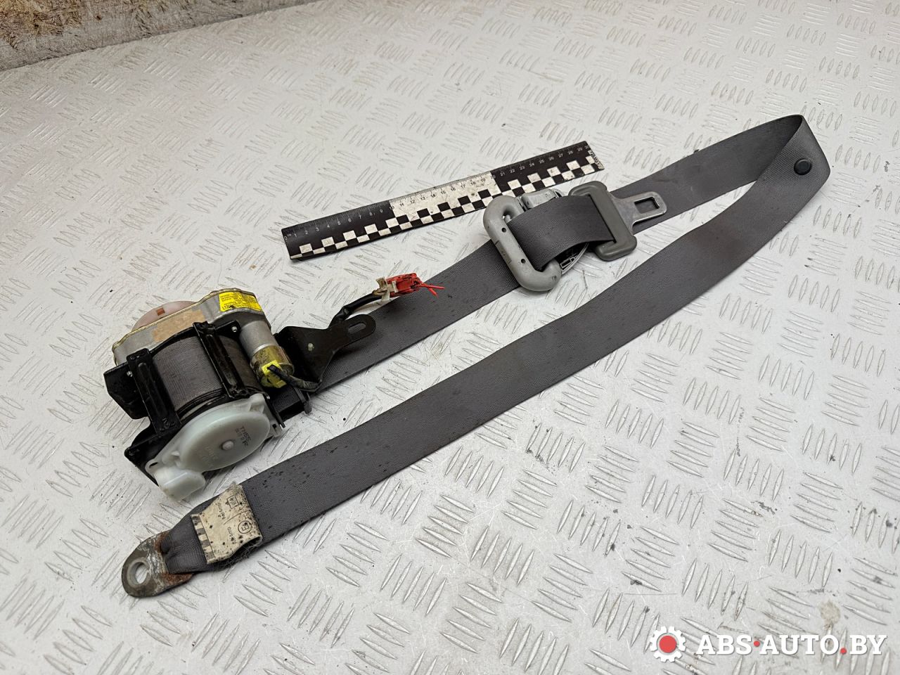 ремень безопасности Mitsubishi Pajero 3 поколение 2002, 3.2 л., дизель, МКПП, внедорожник 3 дв., полный привод, TKAB2EN233, E40429082, N1684, TN55 - фото №1