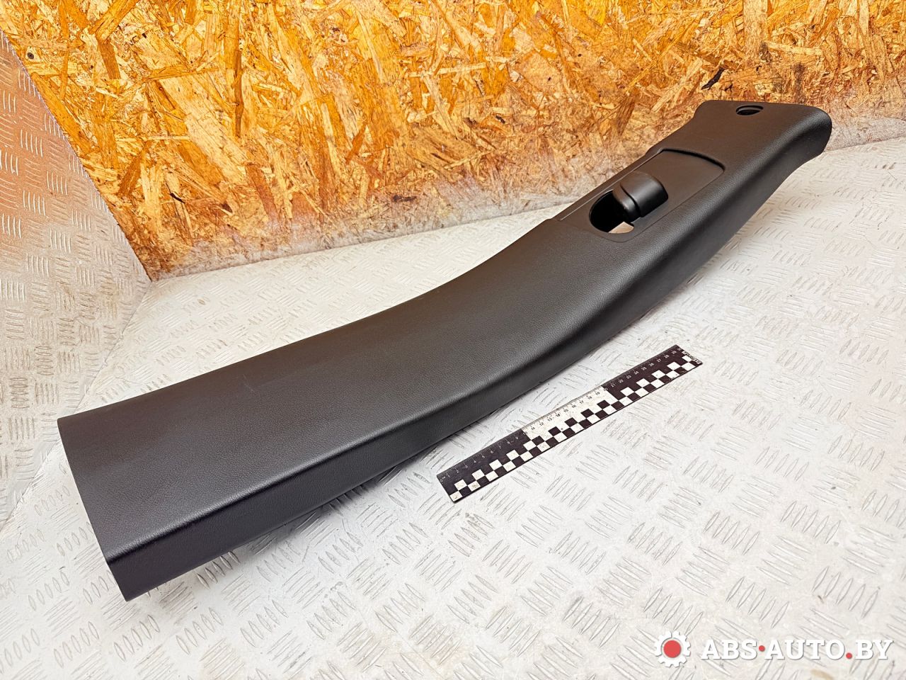 обшивка стойки центральной правой Jeep Cherokee 5 поколение 2016, 2.0 л., EBT, дизель, АКПП, внедорожник 5 дв., 1UC98DX9AC, 1UC98TRMAB, 53252609 - фото №1