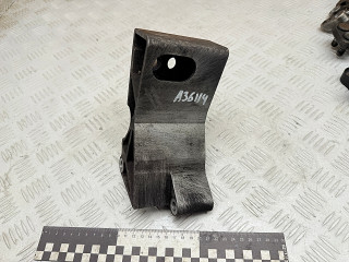 кронштейн КПП Volvo XC90 1 поколение [рестайлинг] 2008, 2.4 л., D 5244 T4, дизель, АКПП, внедорожник 5 дв., правый руль, 30741576