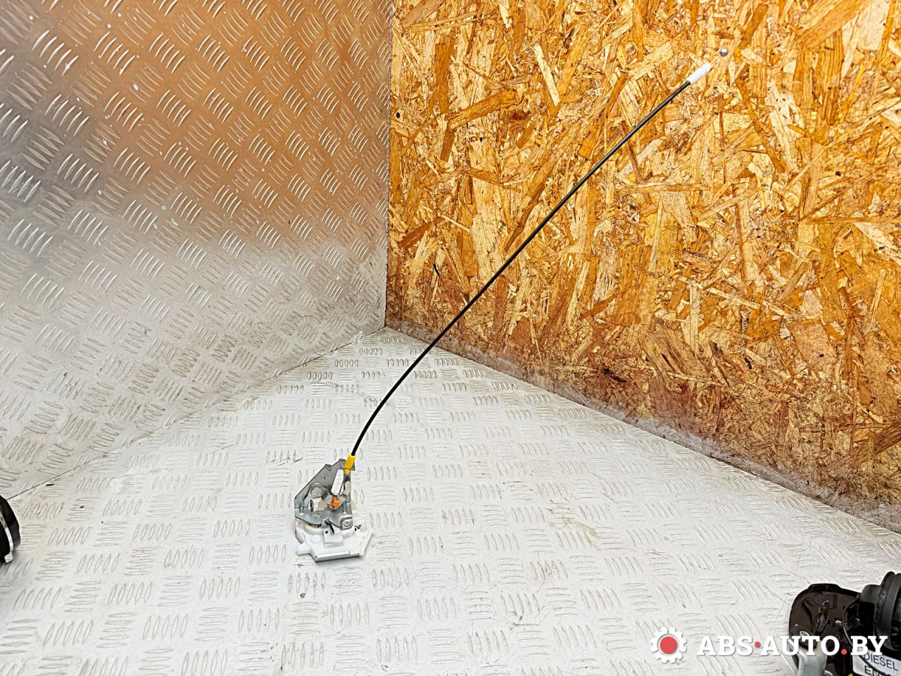 замок багажника Peugeot 4007 1 поколение 2011, 2.2 л., 4HN (DW12MTED4), дизель, МКПП, внедорожник 5 дв., правый руль, 8719C2 - фото №1