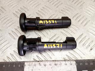 замок подголовника Peugeot 5008 1 поколение 2011, 1.6 л., дизель, МКПП, передний привод, 1752470