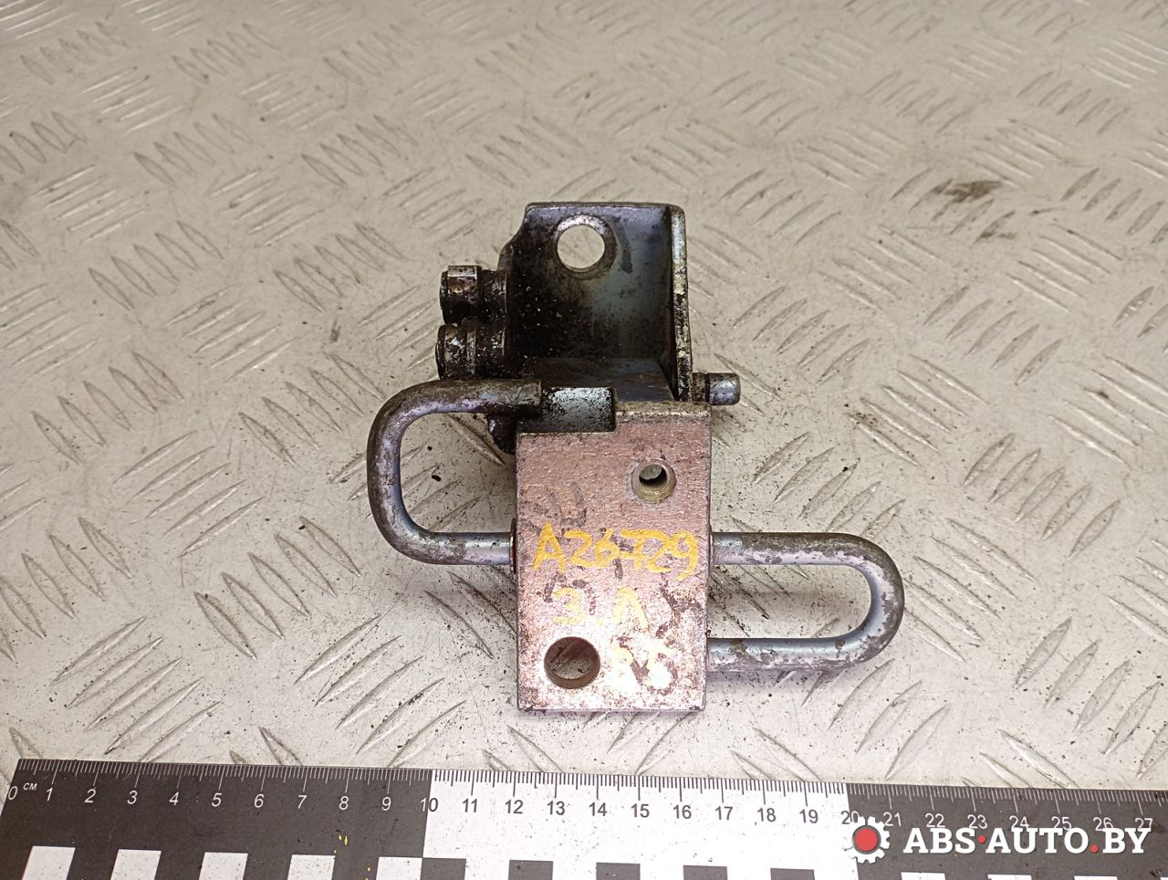 петля двери Volkswagen Passat B5 1998, 3B4833411A - фото №1