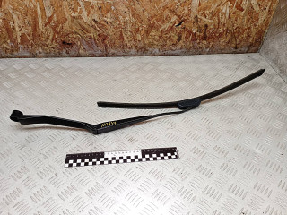 щеткодержатель (поводок стеклоочистителя, дворник) Toyota RAV4 2 поколение (XA20) [рестайлинг] 2005, 2.0 л., 1CD-FTV, дизель, МКПП, внедорожник 5 дв., LD1490