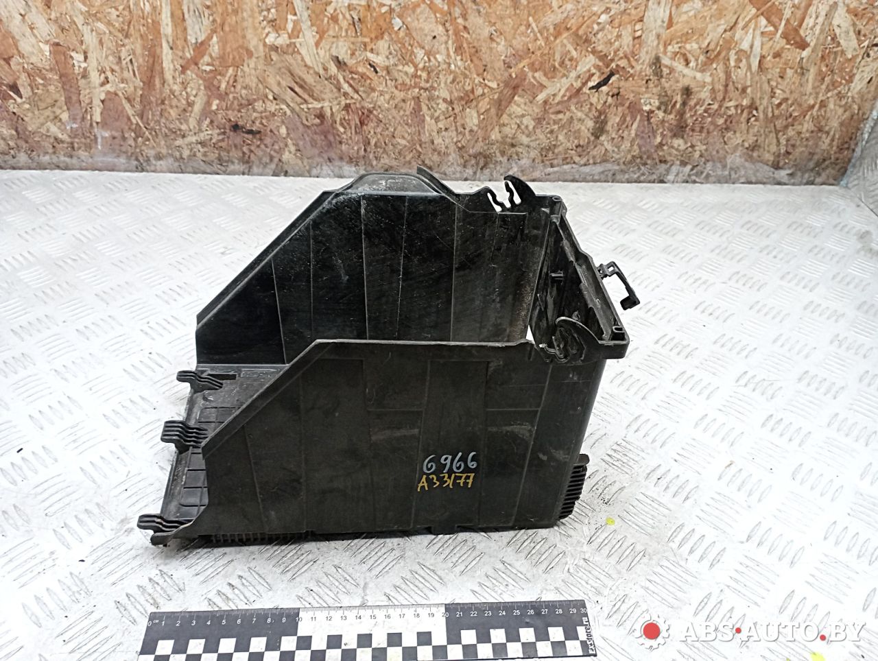 крышка аккумулятора Citroen C4 Picasso 1 поколение 2011, 1.6 л., 9HR (DV6C), дизель, МКПП, правый руль, 9663615580 - фото №1