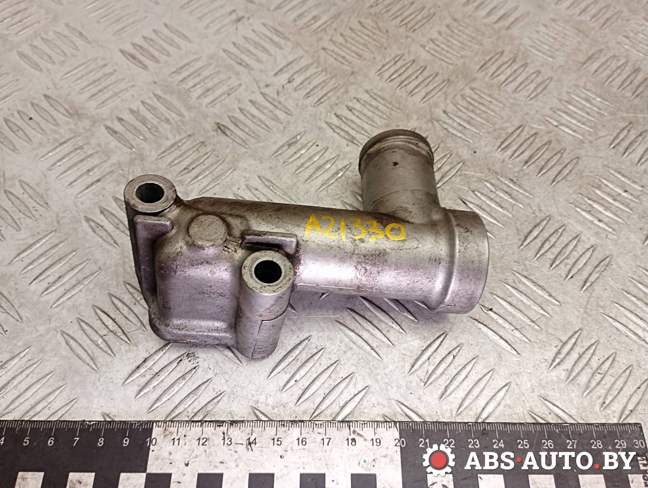 фланец (тройник) системы охлаждения Mitsubishi Pajero 3 поколение 2002, 3.2 л., дизель, МКПП, внедорожник 3 дв., ME190410, ME202052 - фото №1