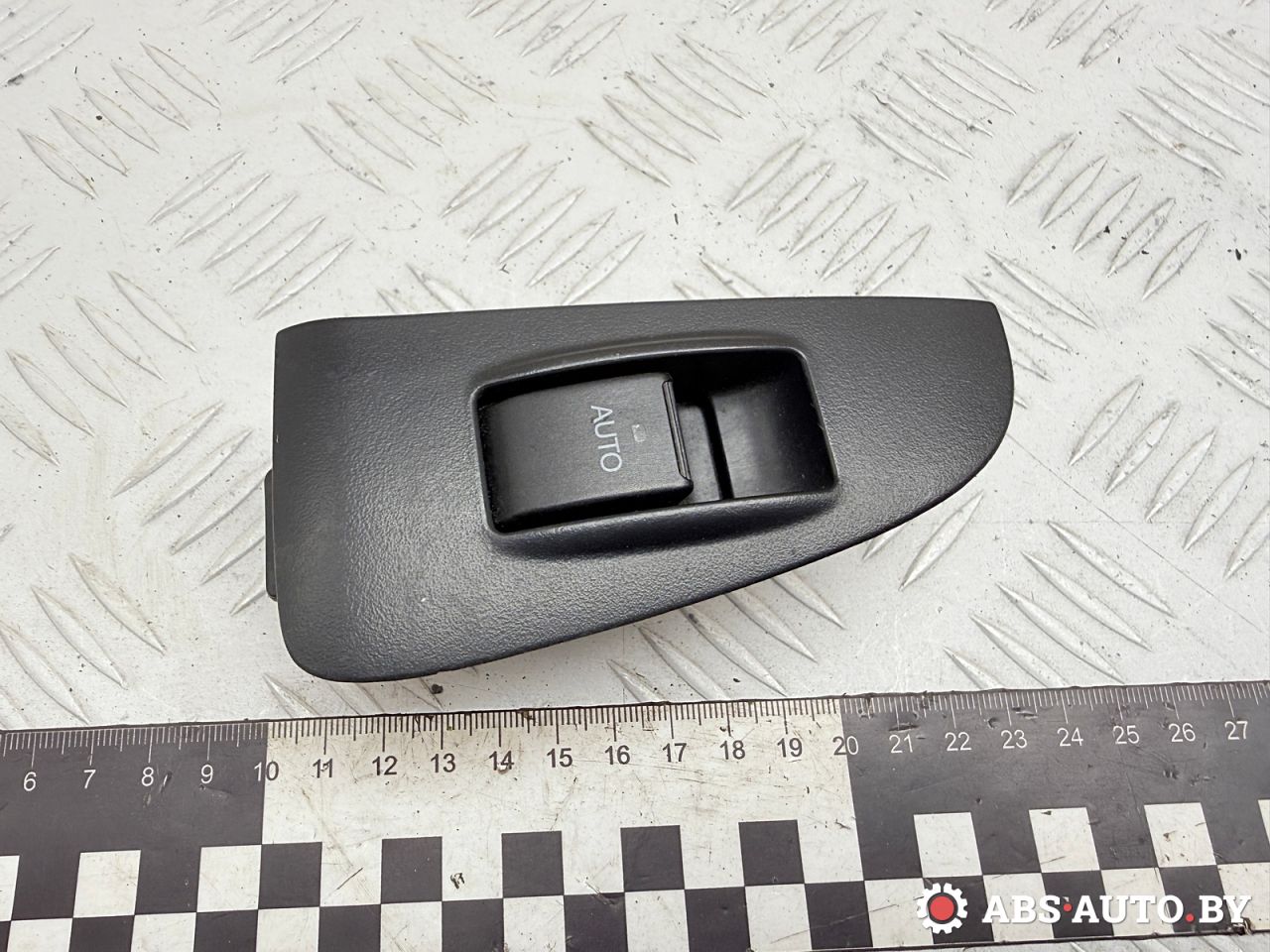 кнопка стеклоподъемника двери задней левой Toyota Avensis 2 поколение (T250) 2006, 2.0 л., 1CD-FTV, дизель, МКПП, универсал, 7427205020 - фото №1