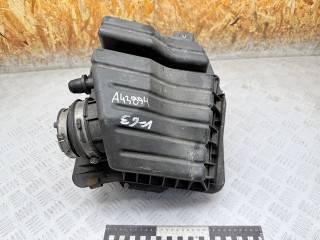 корпус воздушного фильтра Chrysler Voyager 4 поколение [рестайлинг] 2005, 2.8 л., ENR, дизель, АКПП, минивэн, 04861388AB