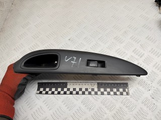 кнопка стеклоподъемника двери Nissan Primera P12 2002, 2.2 л., YD22DDT, дизель, МКПП, седан, 25411AV600, 80950AV700