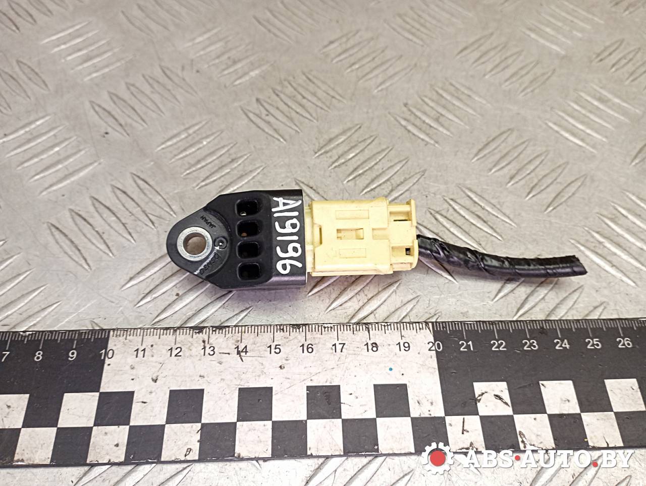 датчик удара Toyota RAV4 3 поколение (XA30) 2008, 2.2 л., D-4D, 2AD-FTV, дизель, МКПП, внедорожник 5 дв., 8983133020 - фото №1