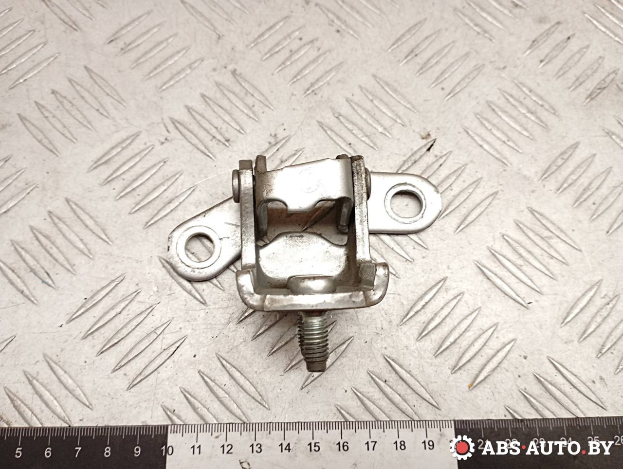 петля двери Toyota RAV4 2 поколение (XA20) 2003, 2.0 л., 1CD-FTV, дизель, МКПП, внедорожник 5 дв. - фото №1