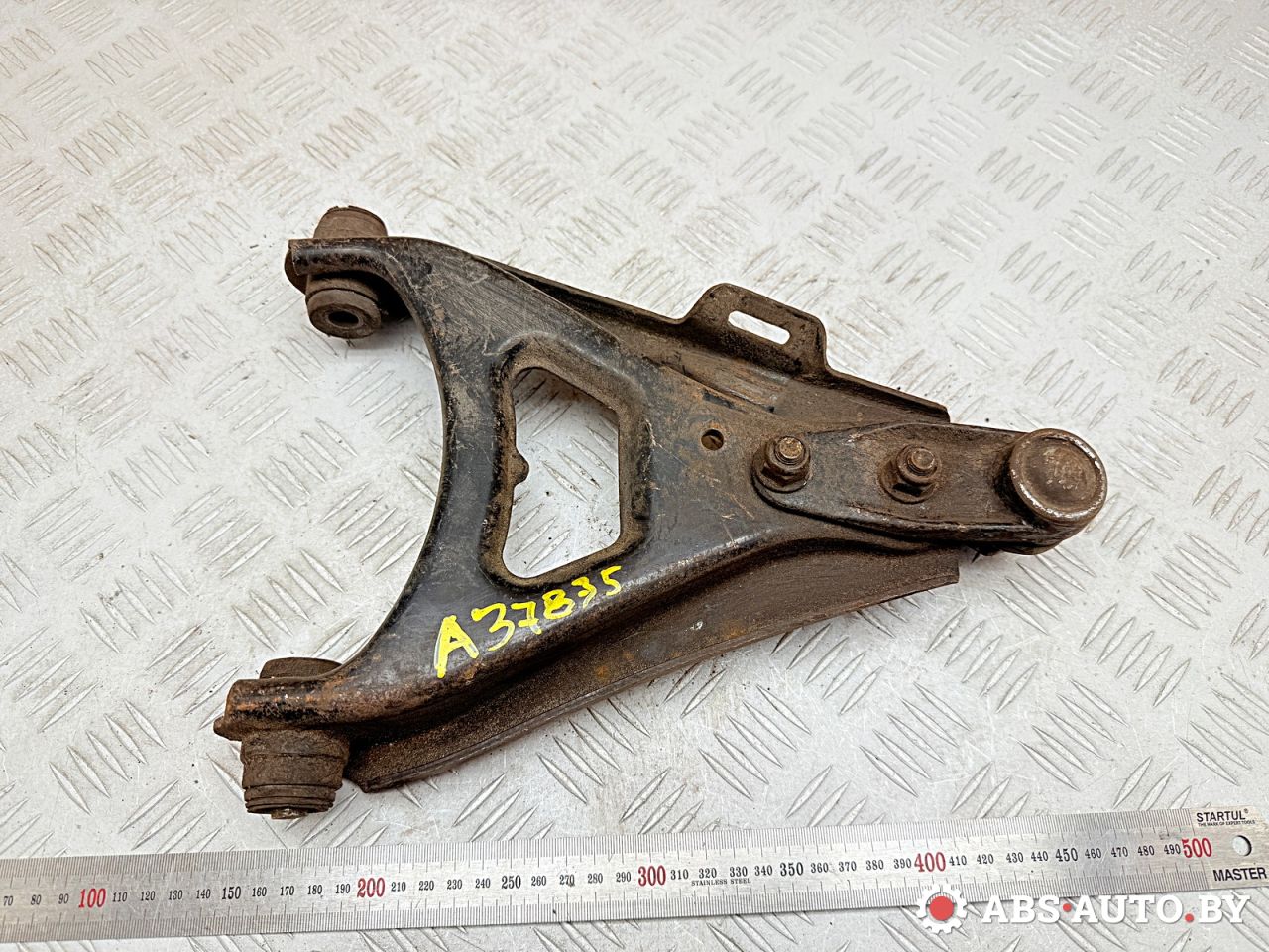 рычаг передний правый Renault Rapid 1 поколение 1998 - фото №1