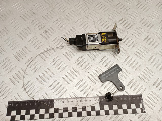 активатор замка крышки топливного бака Hyundai Santa Fe 2 поколение [рестайлинг] 2011, 2.2 л., дизель, МКПП, правый руль, 957202B000