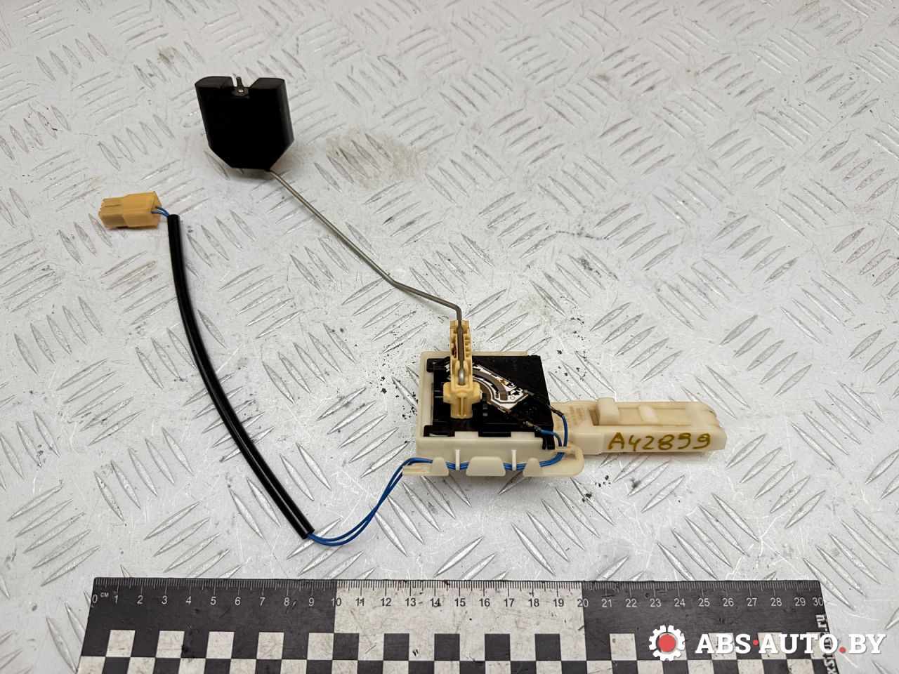 датчик уровня топлива Volkswagen Touareg 1 поколение 2006, 3.0 л., BKS, дизель, АКПП, внедорожник 5 дв., полный привод, 81358109, 7L0919673D, 221842003003 - фото №1