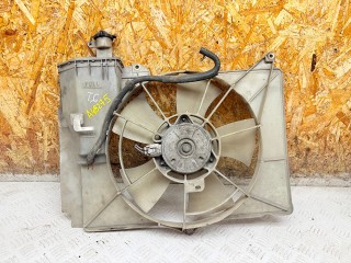 вентилятор радиатора Toyota Yaris P1 2002, 1.4 л., 1ND-TV, дизель, МКПП, хетчбэк 5 дв., 1636323030, 1680003550, 1671133010, 1636121030, 1636121080, 1671121030