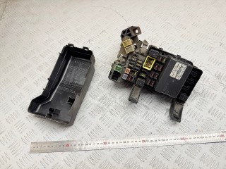 блок предохранителей Mitsubishi Pajero 3 поколение 2002, 3.2 л., дизель, МКПП, внедорожник 3 дв., полный привод, MR583210