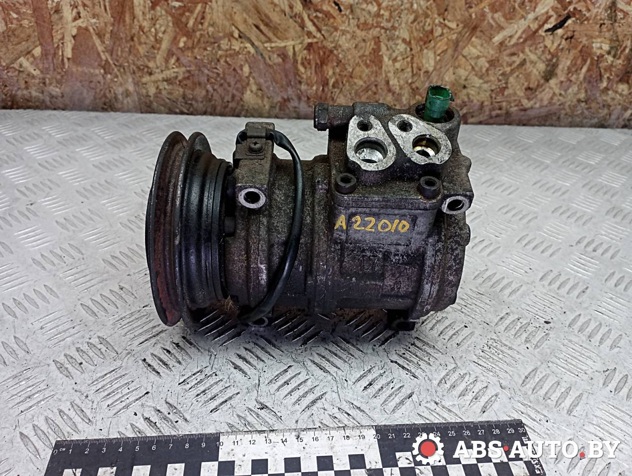 компрессор кондиционера Chrysler Neon 1 поколение 1999, 2.0 л., бензин, 5264581, 4728936, 4472003325, MC4472003325, 240377, 04677040, 04758452, 05264371, 05264372, 4677040, 4677040E, 4710101, 4710264, 4758452, 4758452A, 5264371, 5278462, R1017016, 4471002434, DCP06001, 945054, 8FK351110731, 5264453, 5764372, KCN0288YU, CR1610, ZC17002027 - фото №1