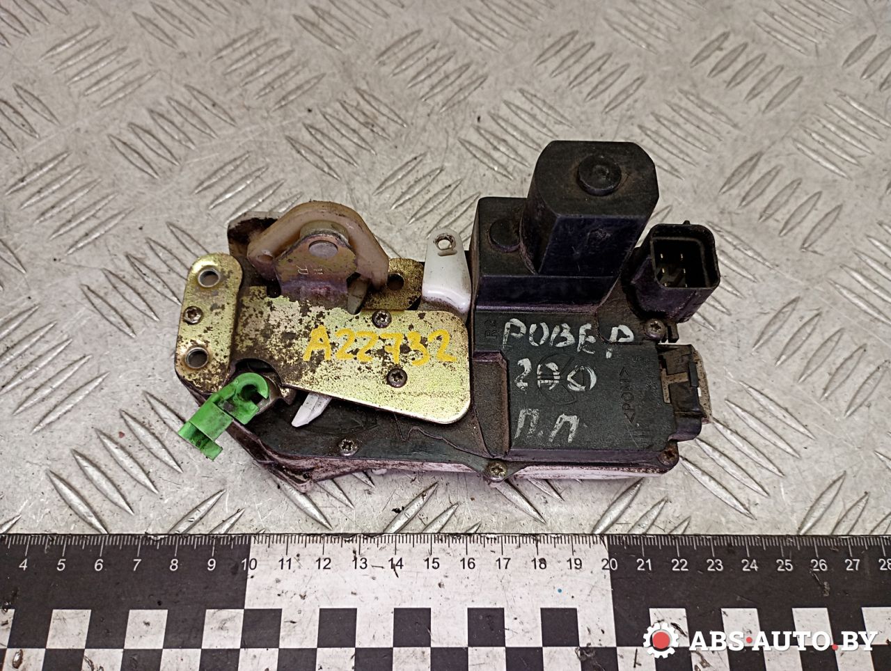 замок двери передней правой Rover 200 Series 3 поколение 1998 - фото №1