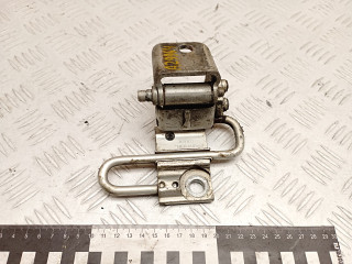 петля двери Volkswagen Passat B6 2009, 2.0 л., дизель, МКПП, универсал, 3C9833411B