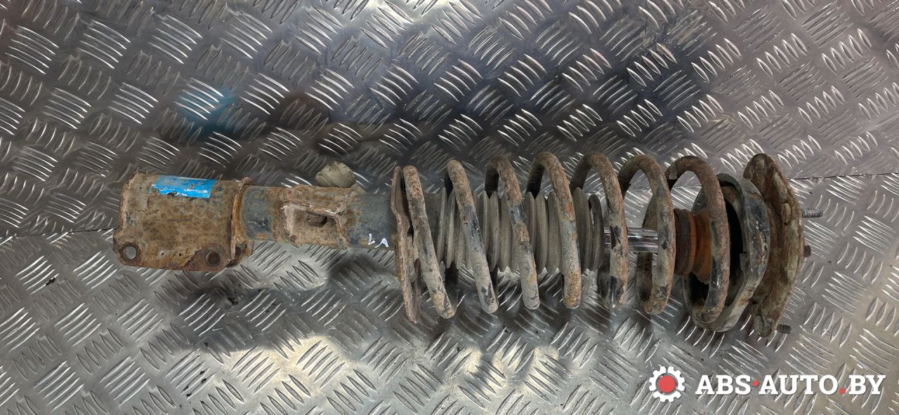 стойка передняя левая Volvo V70 1 поколение 1999, 2.5 л., дизель, МКПП, универсал, 553058, 824903553058 - фото №1