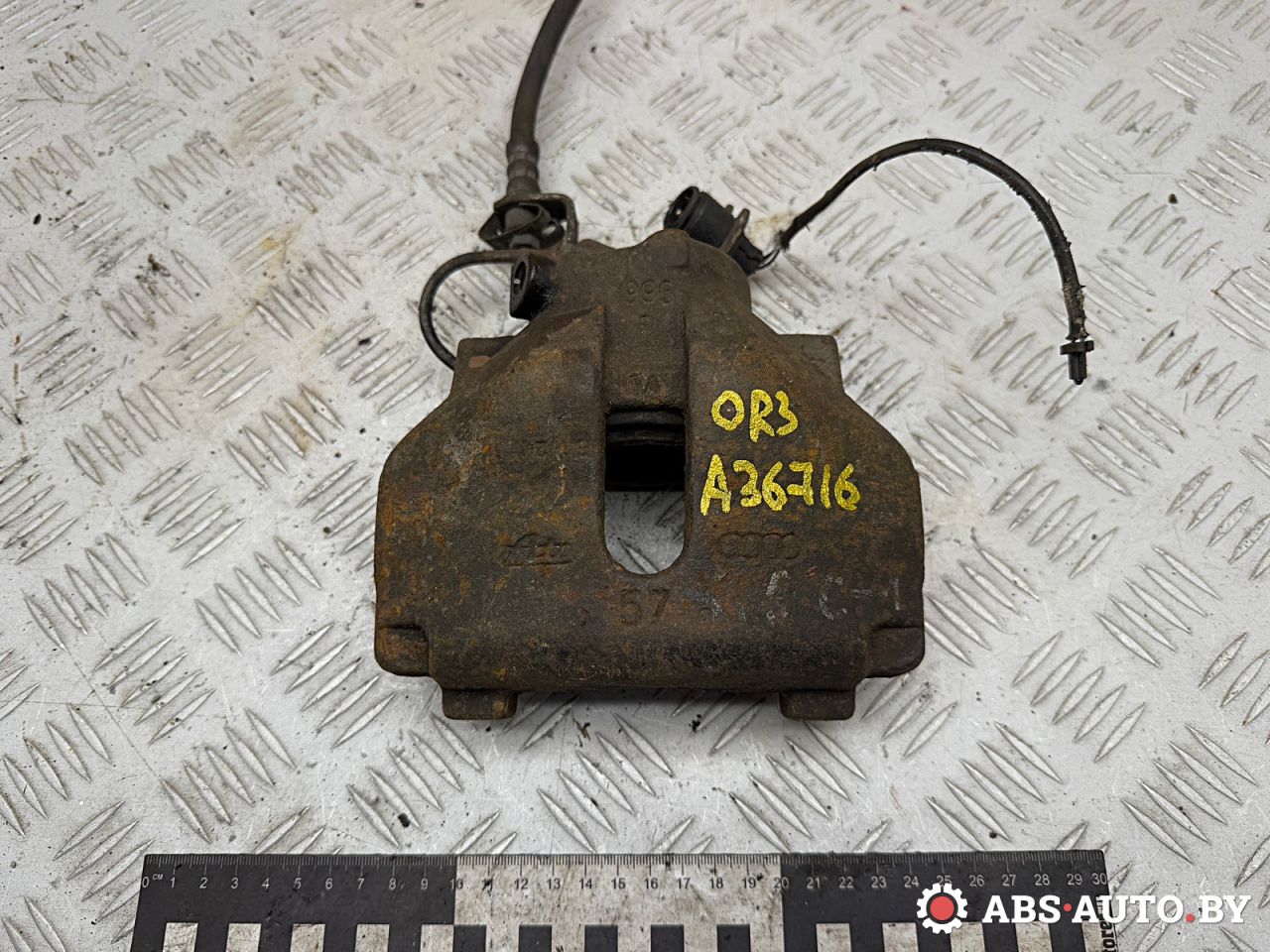 суппорт Audi A6 4A/C4 1996, 2.0 л., бензин - фото №1