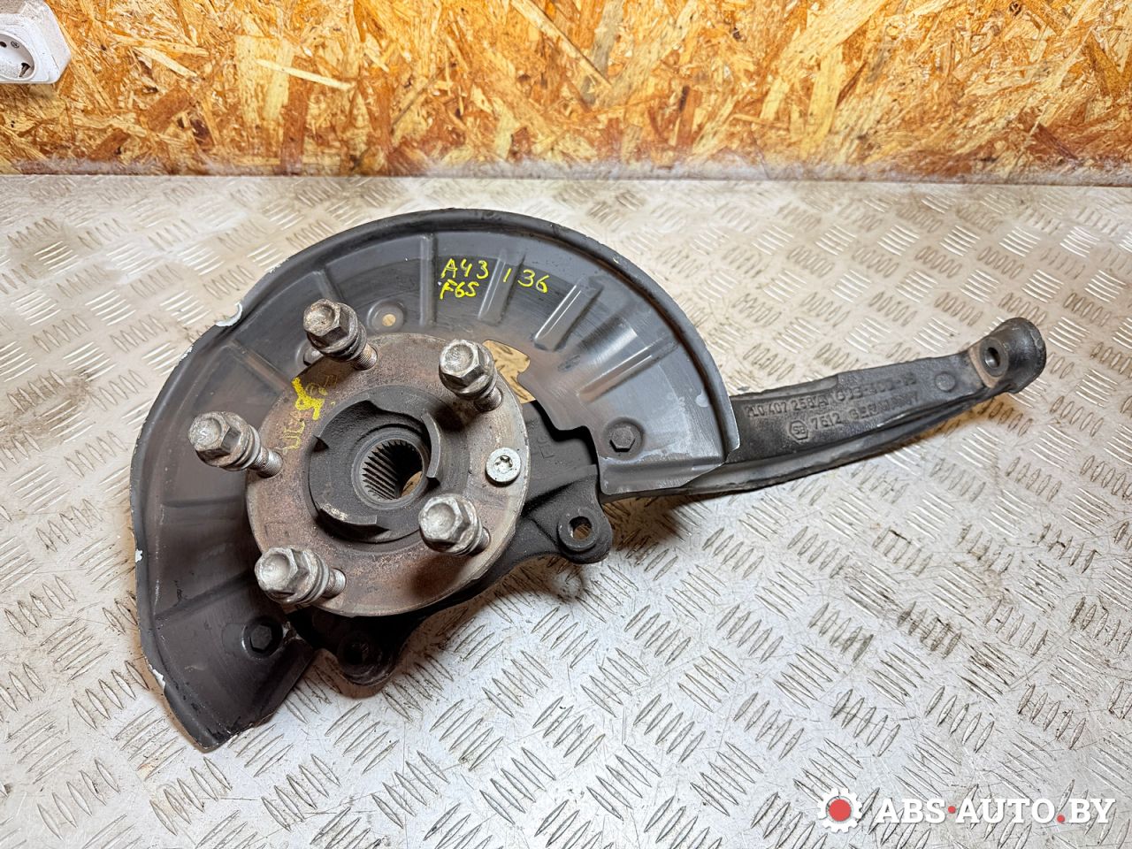 ступица передняя правая Volkswagen Touareg 1 поколение 2006, 3.0 л., BKS, дизель, АКПП, внедорожник 5 дв., полный привод, 7L0407258A - фото №1