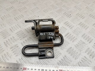 петля двери Audi A6 4B/C5 1999, 2.5 л., AKN, дизель, МКПП, универсал, передний привод, 4B0831411A