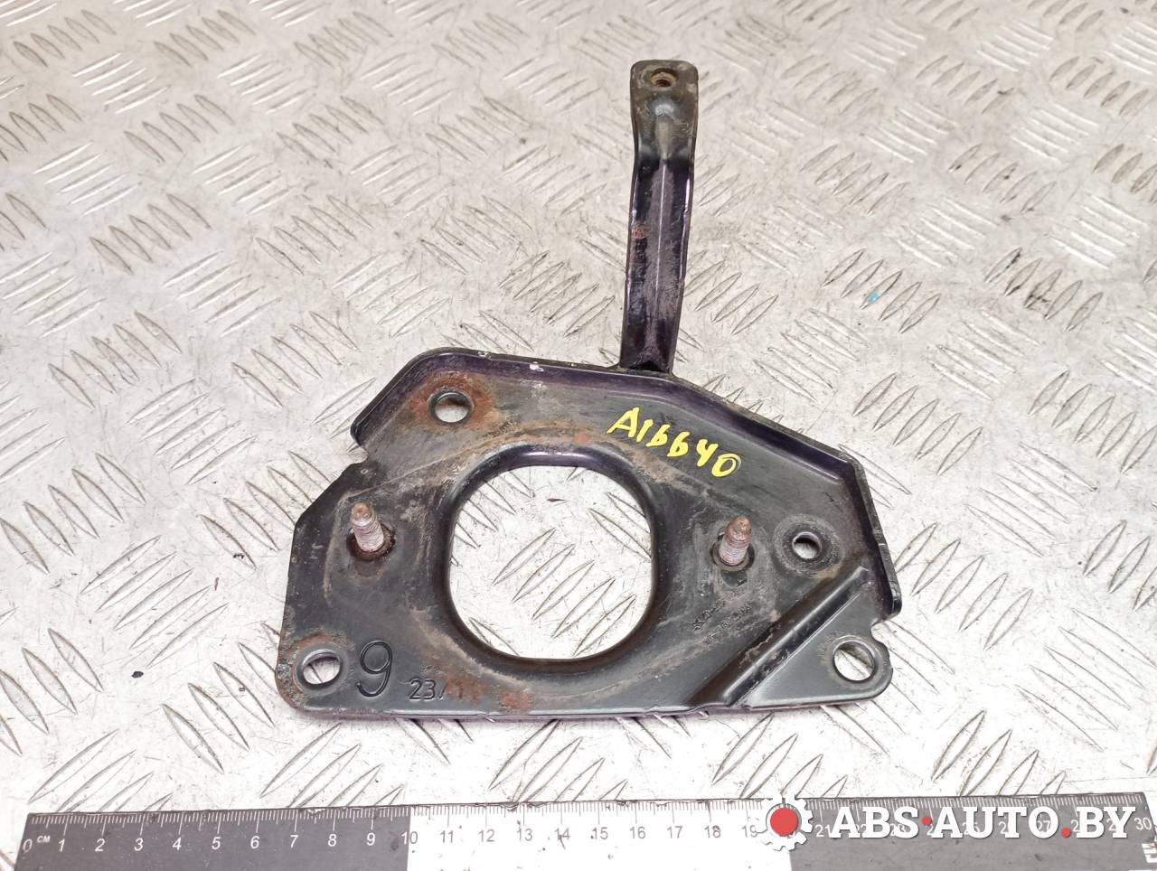 подушка крепления КПП Peugeot 3008 1 поколение 2011, 1.6 л., дизель, робот, передний привод, правый руль, 9682731880 - фото №1