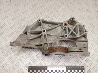 кронштейн генератора Volkswagen Passat B5 2000, 1.8 л., бензин, 058145523D