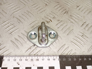 ответная часть (скоба) замка двери Toyota RAV4 2 поколение (XA20) [рестайлинг] 2005, 2.0 л., 1CD-FTV, дизель, МКПП, внедорожник 5 дв., 6941020110