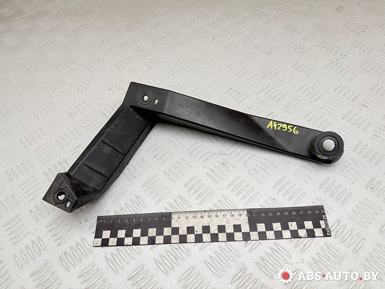 Крепление бампера заднего Volkswagen Touareg 1 поколение 2006, 3.0 л., BKS, дизель, АКПП, внедорожник 5 дв., полный привод, 7L6807862 - фото №1