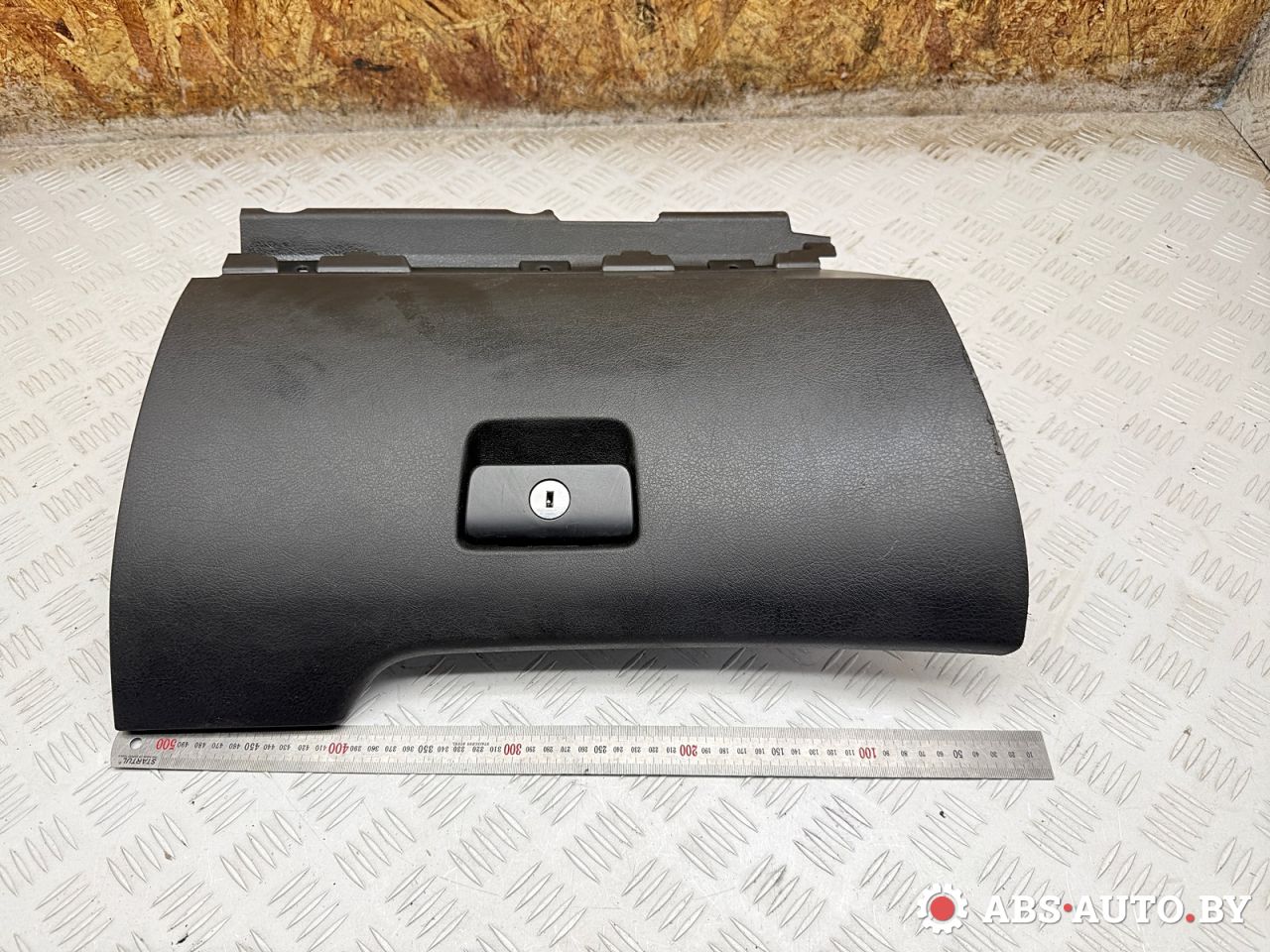 бардачок Peugeot 207 1 поколение 2006, 1.6 л., 9HZ (DV6TED4), дизель, МКПП, хетчбэк 5 дв. - фото №1