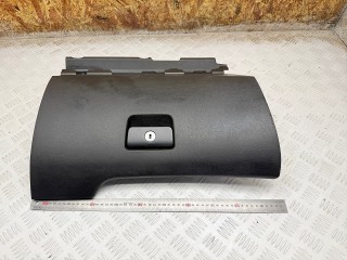 бардачок Peugeot 207 1 поколение 2006, 1.6 л., 9HZ (DV6TED4), дизель, МКПП, хетчбэк 5 дв.