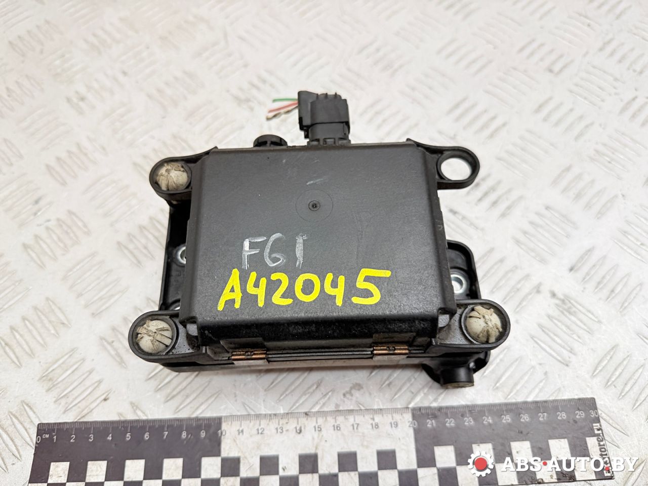 радар / датчик активного круиз контроля Peugeot 3008 1 поколение 2011, 2.0 л., RHH (DW10CTED4), дизель, робот, 9673046780, 9673171780, 5BA17030401, 6PZ00993701 - фото №1