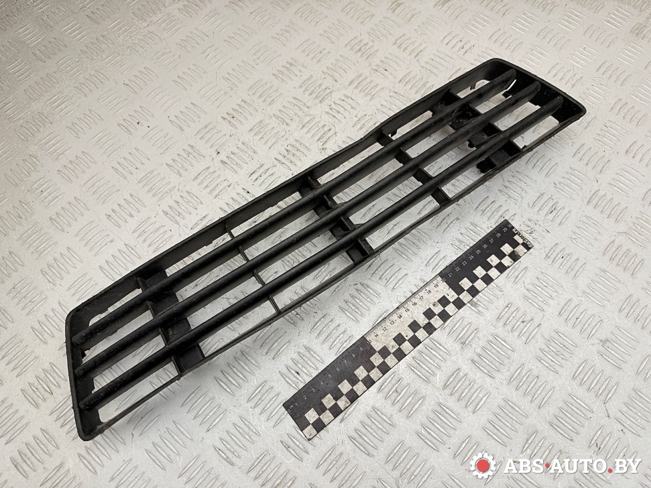 заглушка (решетка) в бампер Audi A6 4B/C5 1999, 2.5 л., AKN, дизель, МКПП, универсал, передний привод, 4B0807683F - фото №1