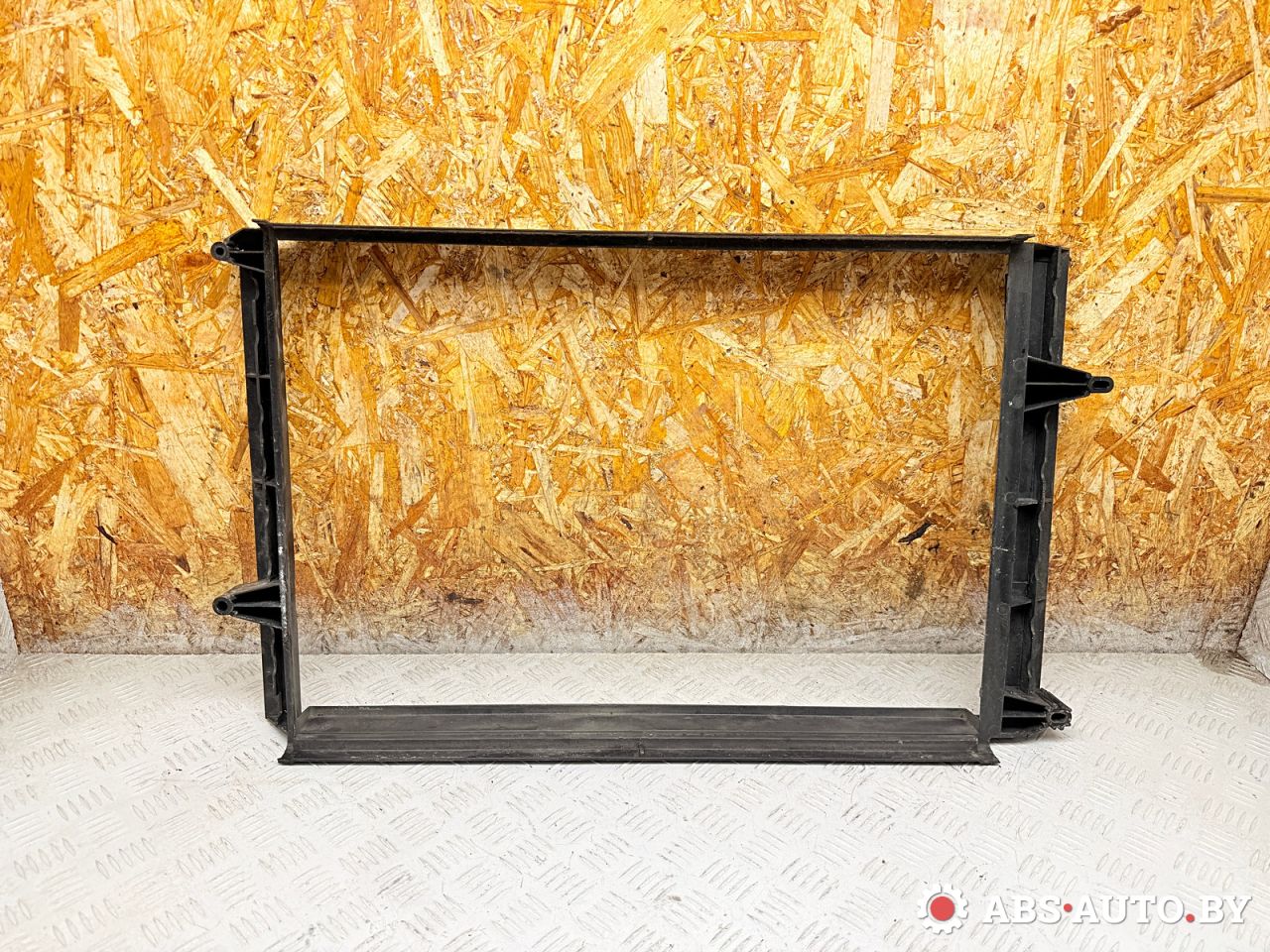 диффузор вентилятора Volvo S80 1 поколение 2003, 2.4 л., бензин, АКПП, седан, 9492961 - фото №1