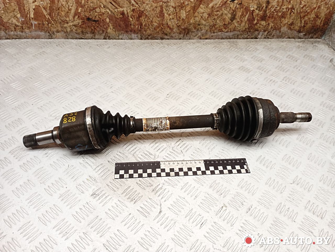 полуось передняя левая (приводной вал, ШРУС) Peugeot 308 T7 2010, 2.0 л., RHR (DW10BTED4), дизель, МКПП, универсал, 9661107780 - фото №1