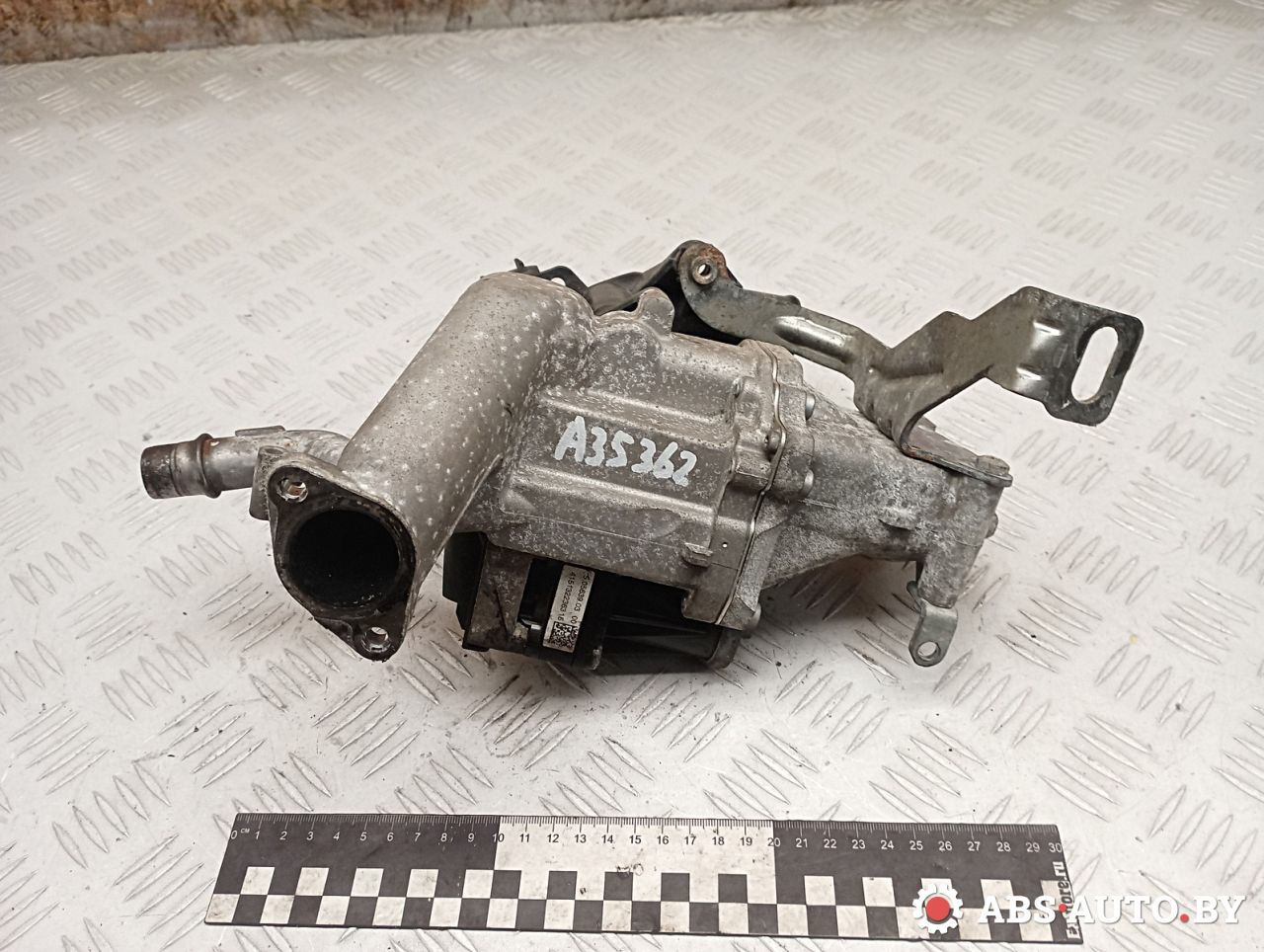 клапан EGR Peugeot 5008 1 поколение 2013, 1.6 л., дизель, робот, правый руль, 9802194080, 702209080, 5056390300 - фото №1