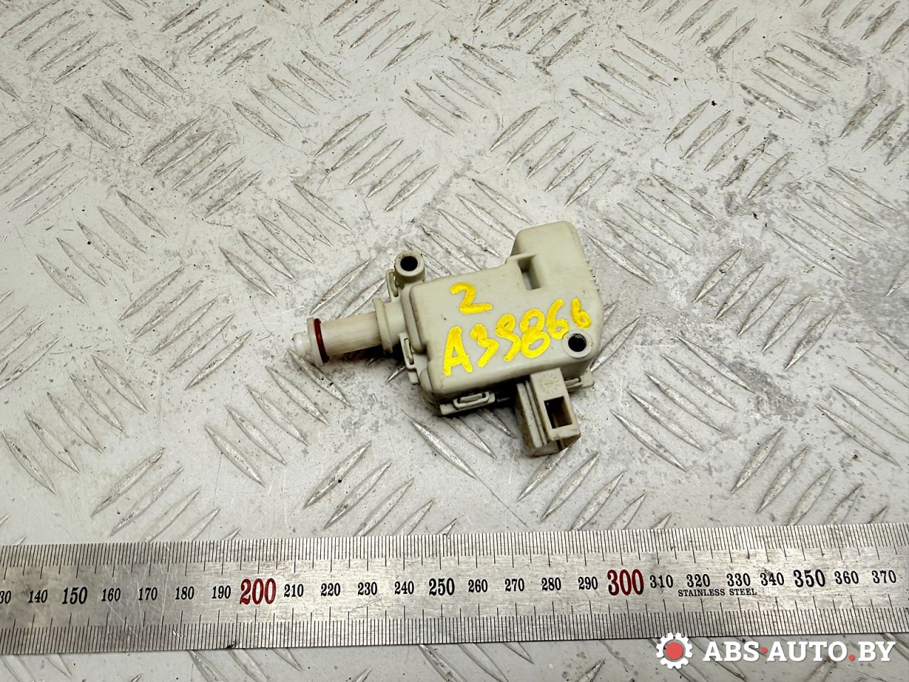 активатор замка крышки топливного бака Volkswagen Phaeton 1 поколение 2006, 3.2 л., бензин, АКПП, 1C0810773 - фото №1