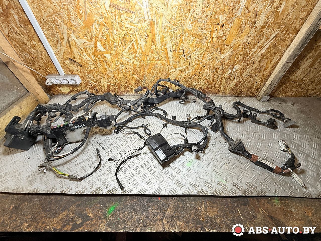 проводка двигателя Toyota Avensis 2 поколение (T250) 2006, 2.0 л., 1CD-FTV, дизель, МКПП, универсал, 8212105720, 8281505050, 8281505100 - фото №1