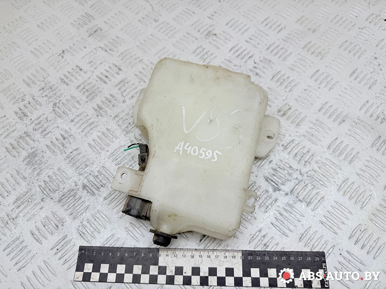 бачок омывателя Mitsubishi Pajero 3 поколение 2002, 3.2 л., дизель, МКПП, внедорожник 3 дв., полный привод, 060351507, MB628750 - фото №1