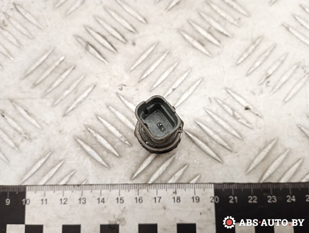 датчик давления масла Peugeot Bipper 1 поколение 2010, 1.4 л., 8HS (DV4TED), дизель, АКПП, правый руль, 9631846480, 1131C5, 1131K5, 1145966, 1486742, 11427805983, 12617536724, 12617568481, 7568481, 9661477580, 2S6Q9278AA, 2S6Q9278AB, LR005365, Y40118501, Y40118501A, 11427805893, MN982156, 252406F901, 01131K5, 3639497, 93464461, 1658267G00, 1658267G00000, 1658286CT0, 1658286CT0000, 8353002040, SU00100591, SU00101085, 30725229, 31259226, 8653814 - фото №1