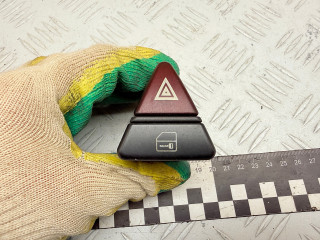 кнопка аварийной сигнализации Mercedes-Benz A W168 1 поколение [рейстайлинг] (2001-2004) 2002, 1.7 л., OM 668.942, дизель, МКПП, хетчбэк 5 дв., 1688206710, 33100101