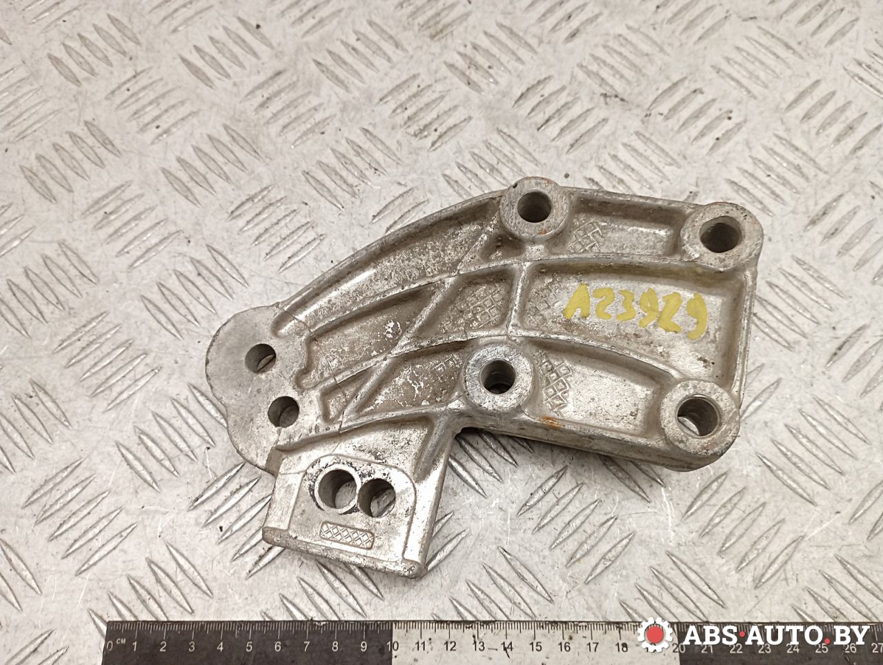 кронштейн двигателя Citroen XM Y4 1996, 2.0 л., 31220224 - фото №1