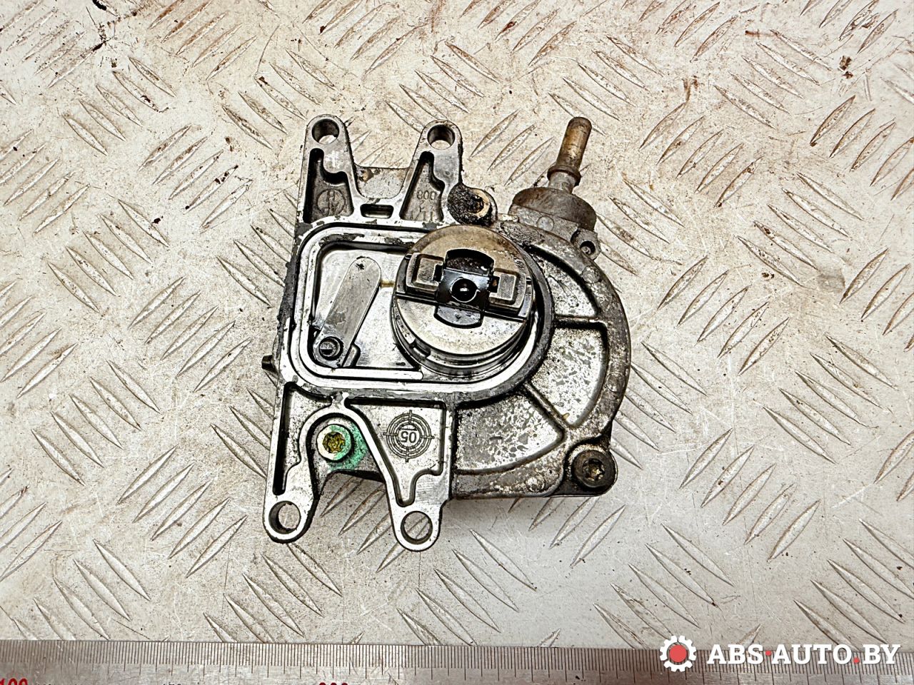 насос вакуумный Opel Vectra B 1997, 2.0 л., Y 20 DTL, дизель, МКПП, 24406132 - фото №1