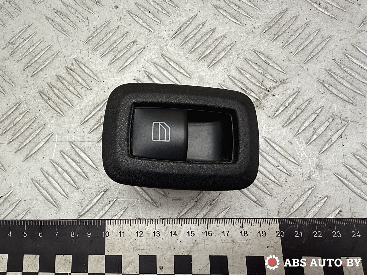 кнопка стеклоподъемника двери задней Mercedes-Benz A W169 2 поколение (2004-2008) 2005, 1.5 л., M 266.920, бензин, МКПП, хетчбэк 5 дв., правый руль, A2518200510, 03128150, 9051679300, 2518200510 - фото №1
